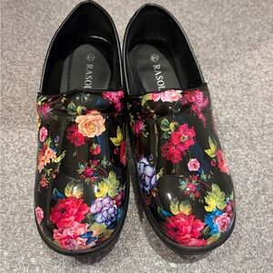 Rasolli black and colorful floral lightweight clog slip on shoe size 8.5